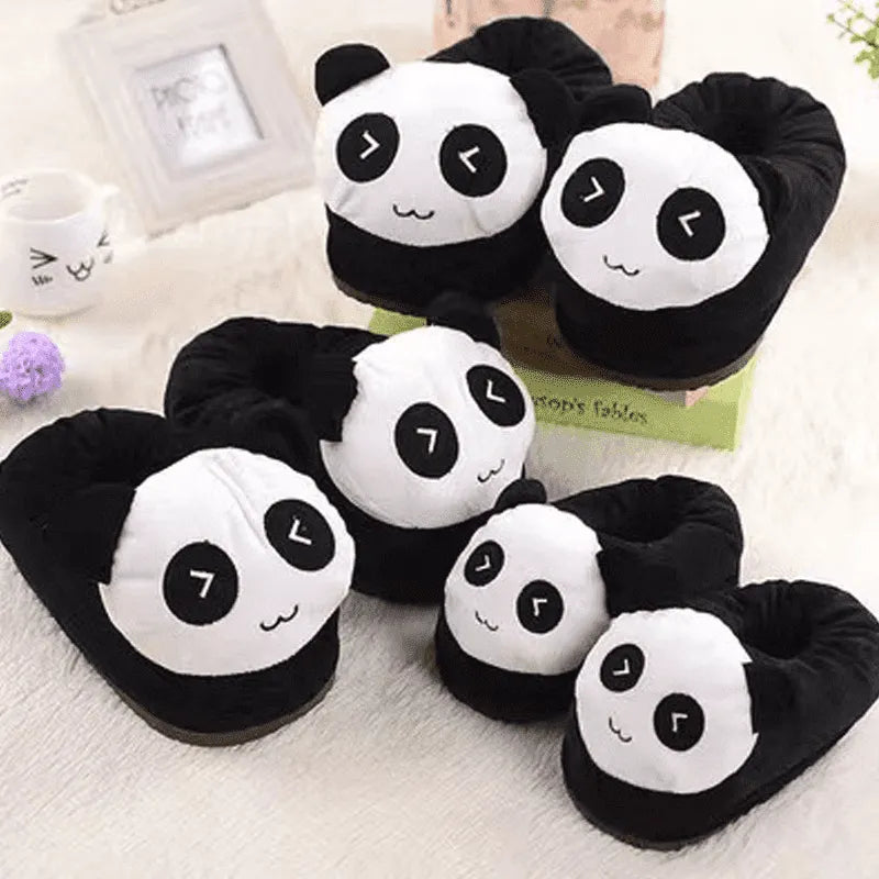 Image de plusieurs paires de Chausssons Panda Heureux Kawaii