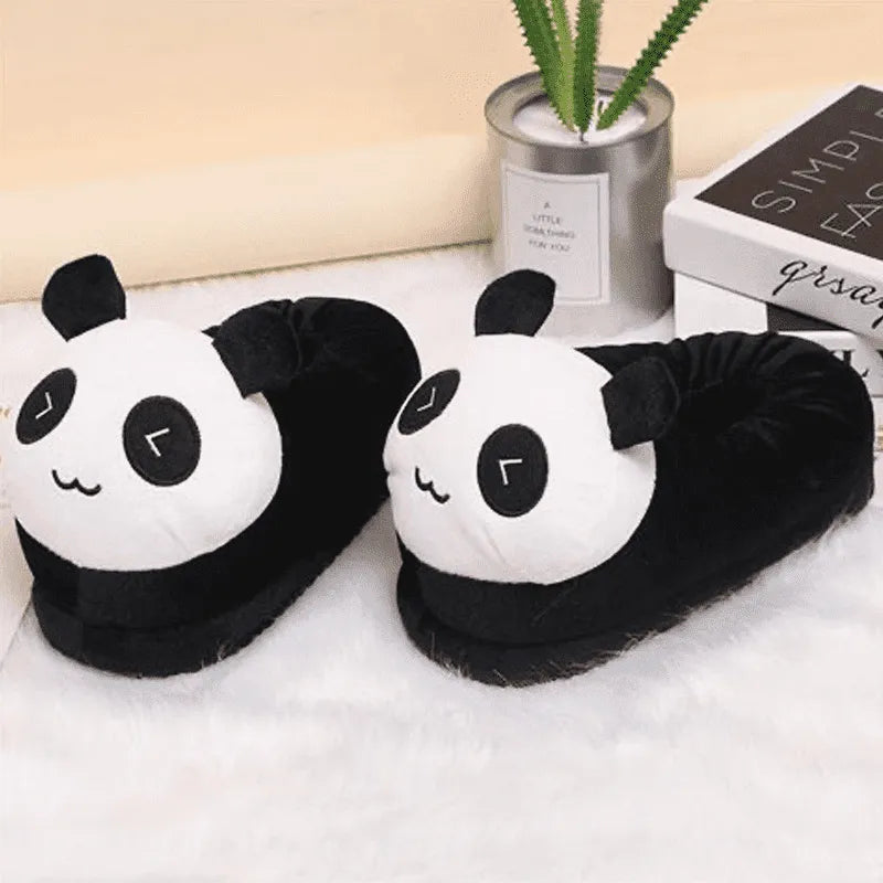 Image Chausssons Panda Heureux Kawaii sur un tapis